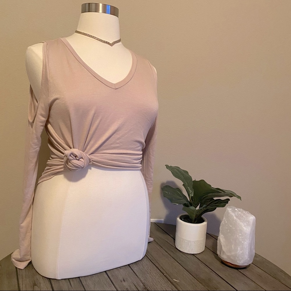 NWOT COLD SHOULDER V-NECK TOP